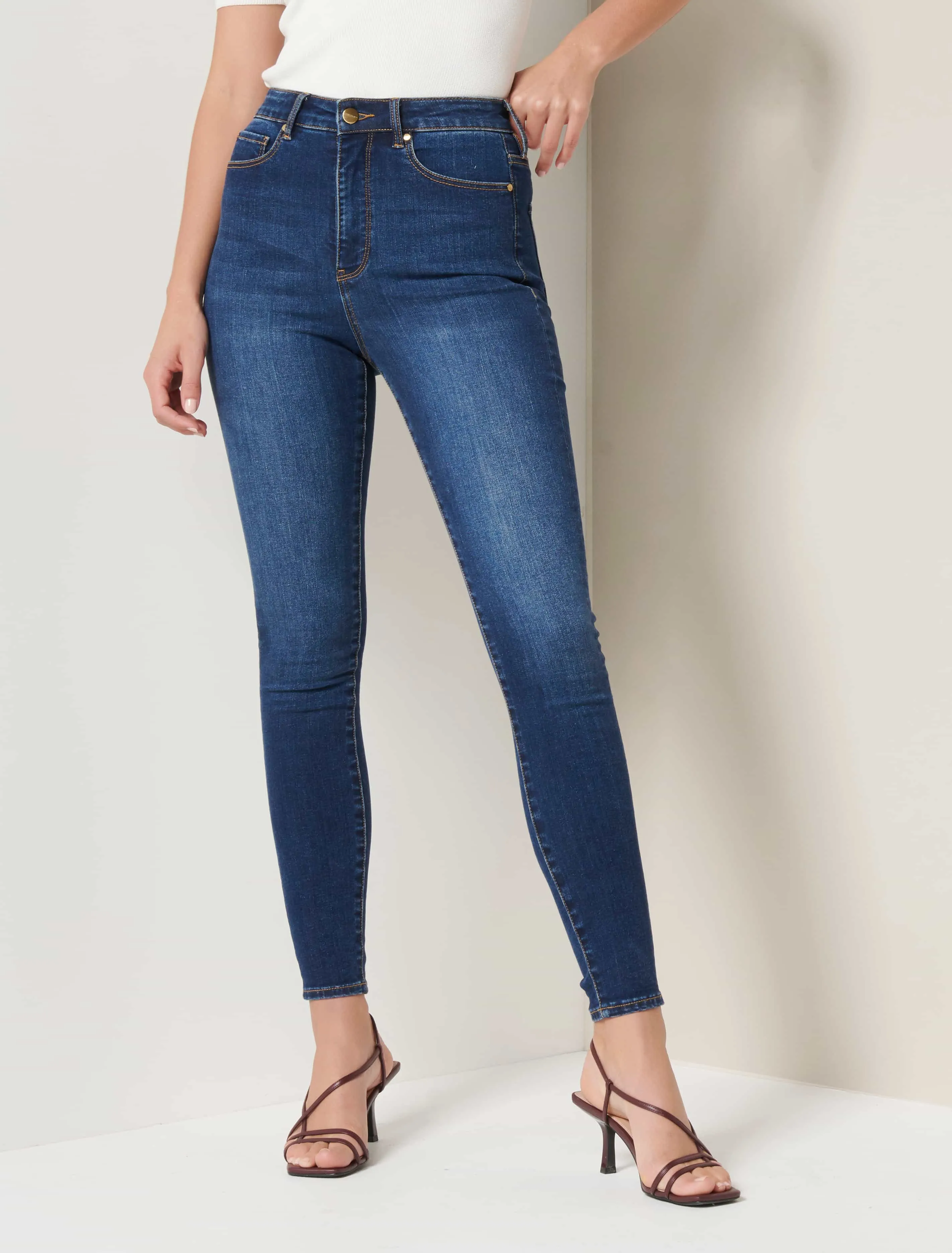 Bella High Rise Sculpting Jean